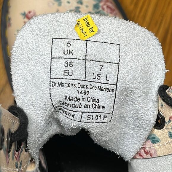 DR. MARTENS VINTAGE ROSE BOOTS - Picture 10 of 13